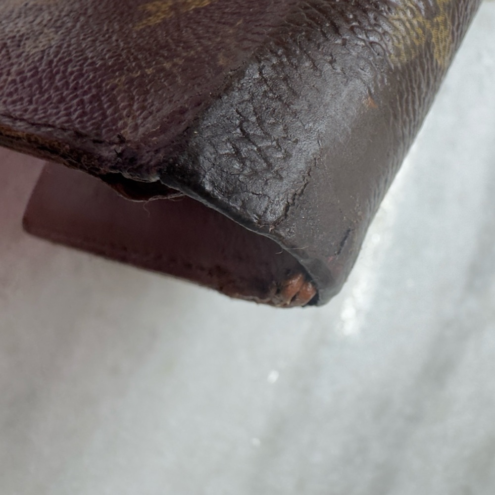 Louis Vuitton Monogram Bifold Wallet - Vintage 1994 - Picture 8 of 16